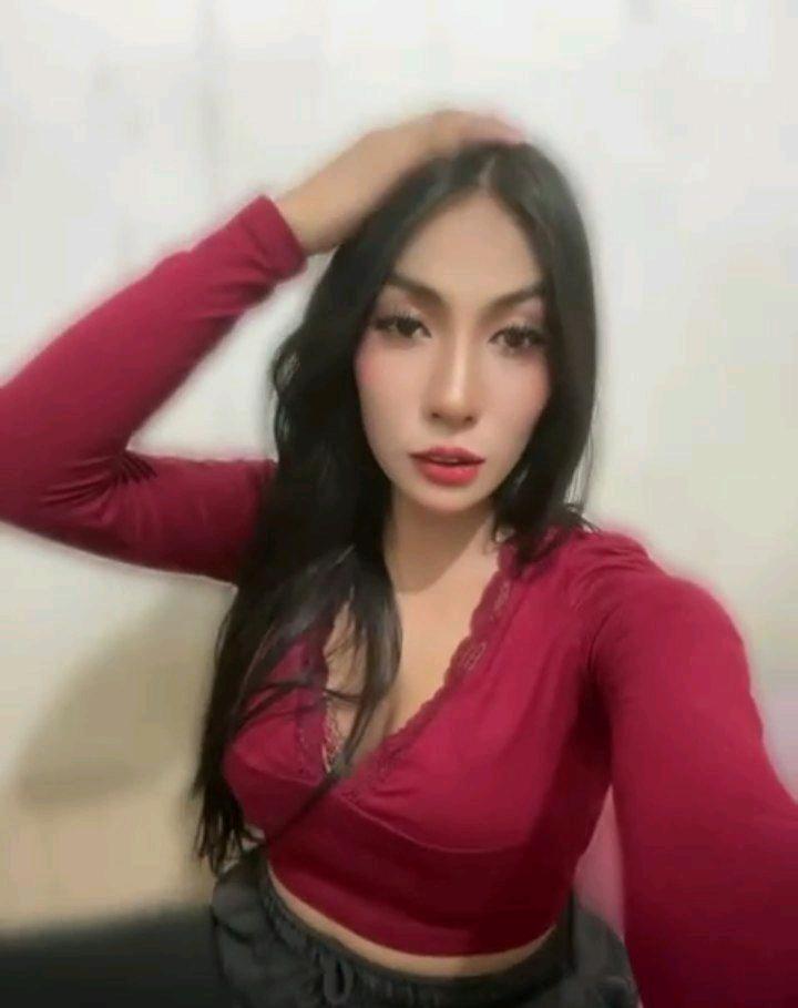 Andrea from Venezuela, online for video chat